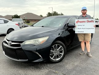 Used 2015 Toyota Camry SE image 1