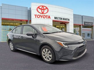 Certified 2024 Toyota Corolla LE image 1