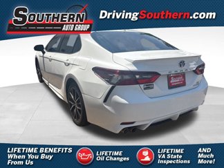 Used 2022 Toyota Camry SE image 1