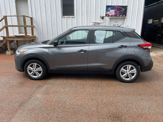 Used 2020 Nissan Kicks S image 1