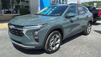 New 2025 Chevrolet Trax LT w/ Driver Confidence Package image 1