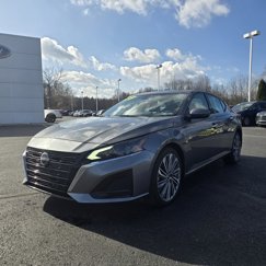 Used 2023 Nissan Altima 2.5 SL image 1