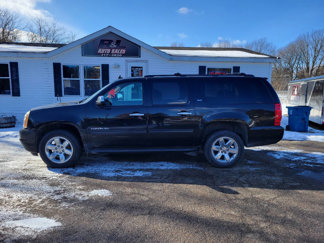 Used 2010 GMC Yukon XL SLT image 1