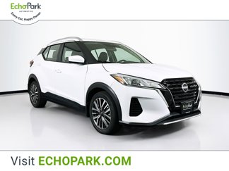 Used 2023 Nissan Kicks SV image 1