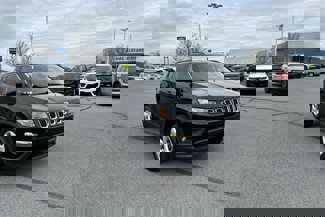Used 2019 Jeep Compass Latitude w/ Popular Equipment Group image 1