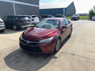 Used 2017 Toyota Camry SE image 1