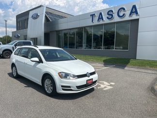 Used 2016 Volkswagen Golf S image 1