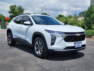 Used 2025 Chevrolet Trax LT w/ Driver Confidence Package image 1