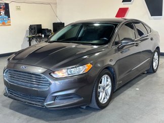Used 2016 Ford Fusion SE image 1
