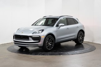 Used 2024 Porsche Macan image 1