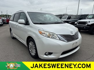 Used 2015 Toyota Sienna XLE image 1