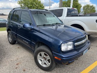 Used 2004 Chevrolet Tracker LT image 1