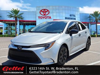 Certified 2022 Toyota Corolla LE image 1