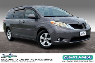 Used 2011 Toyota Sienna LE image 1