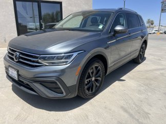 Used 2024 Volkswagen Tiguan SE image 1