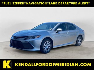 Used 2021 Toyota Camry LE image 1