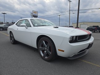 Used 2014 Dodge Challenger SXT image 1
