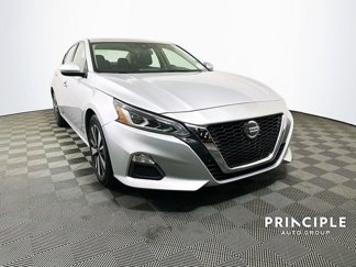 Used 2022 Nissan Altima 2.5 SV image 1