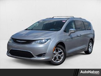 Used 2018 Chrysler Pacifica Limited video 1