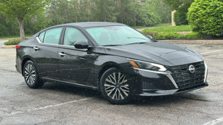 Certified 2023 Nissan Altima 2.5 SV w/ SV Premium Package image 1