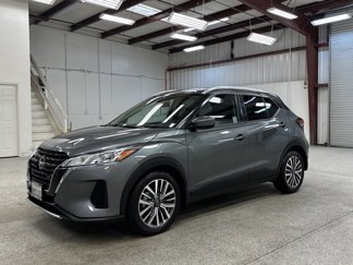 Used 2024 Nissan Kicks SV image 1