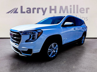 Used 2022 GMC Terrain SLE image 1