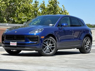 Certified 2025 Porsche Macan image 1