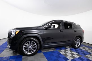 Used 2024 GMC Terrain SLT image 1