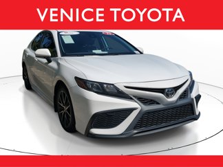 Certified 2023 Toyota Camry SE image 1