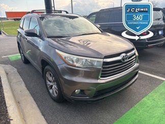 Used 2015 Toyota Highlander XLE image 1