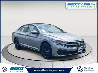 Used 2024 Volkswagen Jetta SE w/ Panoramic Sunroof Package image 1