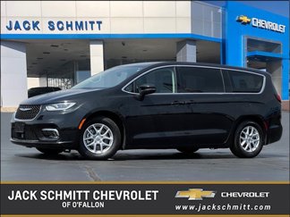 Used 2023 Chrysler Pacifica Touring-L image 1