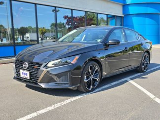 Used 2024 Nissan Altima 2.5 SR image 1