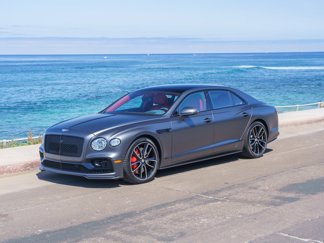 Used 2024 Bentley Flying Spur V8 image 1