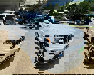 Used 2022 Jeep Grand Cherokee Limited image 1
