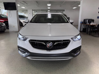 Used 2018 Buick Regal Essence w/ Driver Confidence Package #1 image 1