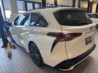 Used 2021 Toyota Sienna XSE image 1