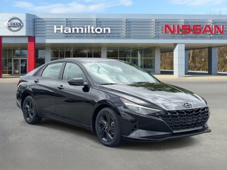 Used 2023 Hyundai Elantra SEL image 1