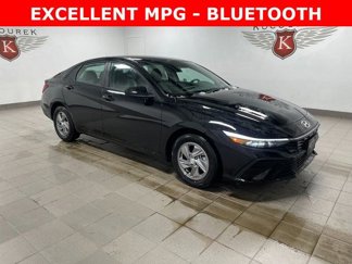 New 2025 Hyundai Elantra SE image 1