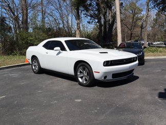 Used 2019 Dodge Challenger SXT image 1