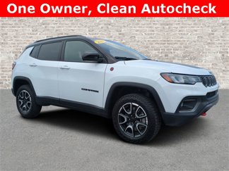 Used 2024 Jeep Compass Trailhawk image 1