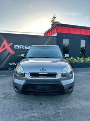 Used 2011 Kia Soul + image 1