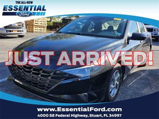 Used 2022 Hyundai Elantra SE w/ Cargo Package image 1