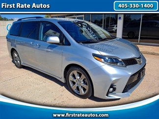Used 2019 Toyota Sienna SE image 1