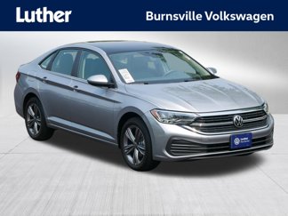 Certified 2022 Volkswagen Jetta SE image 1