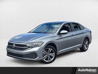 Used 2024 Volkswagen Jetta SE image 1