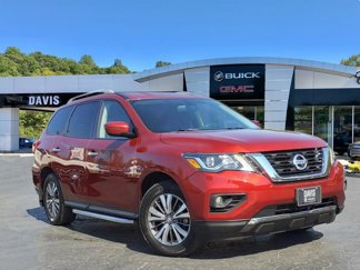 Used 2020 Nissan Pathfinder SV image 1