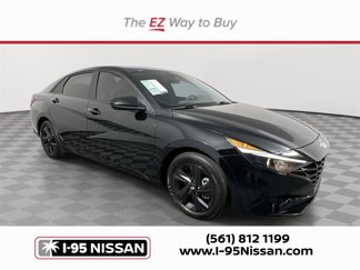 Used 2023 Hyundai Elantra SEL w/ Preferred Accessory Package image 1