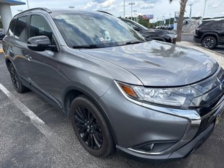 Used 2020 Mitsubishi Outlander LE image 1