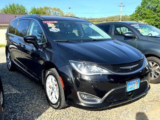 Used 2017 Chrysler Pacifica Touring-L Plus w/ Advanced Safetytec Group image 1